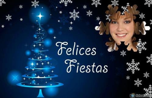 Postal de Navidad gratuita con árbol y luces y mensaje de Felices Fiestas